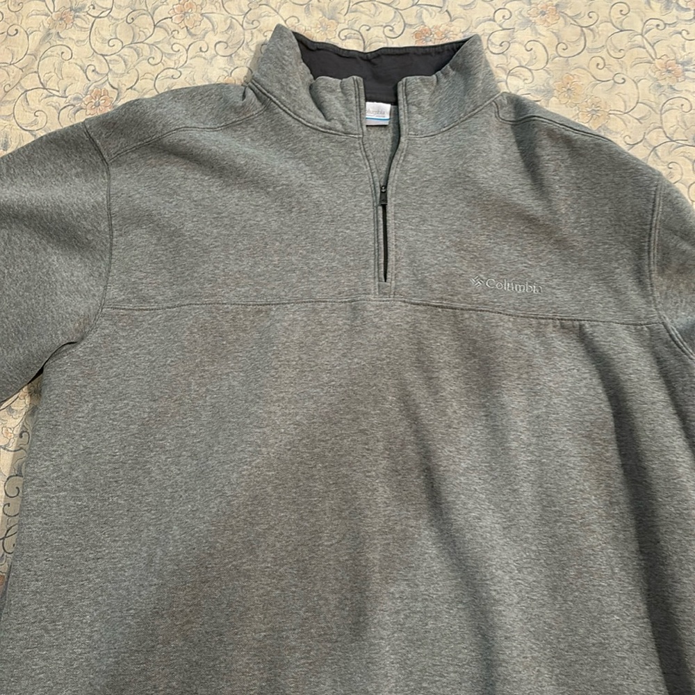 Columbia men’s long sleeve 1/4 zip Sweatshirt Size XL